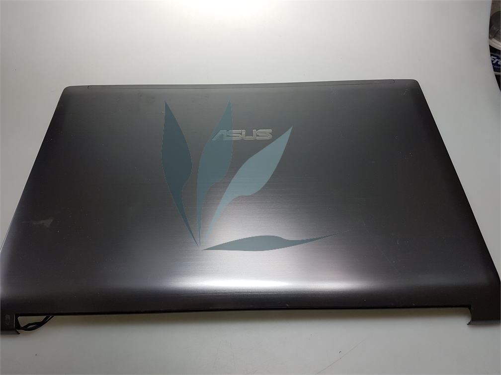 Coque arrière de l'écran gris foncé pour ordinateur portable.
Vendue avec les antennes Wifi, le câble de la caméra et du micro de la webcam. pour Asus N53SV 