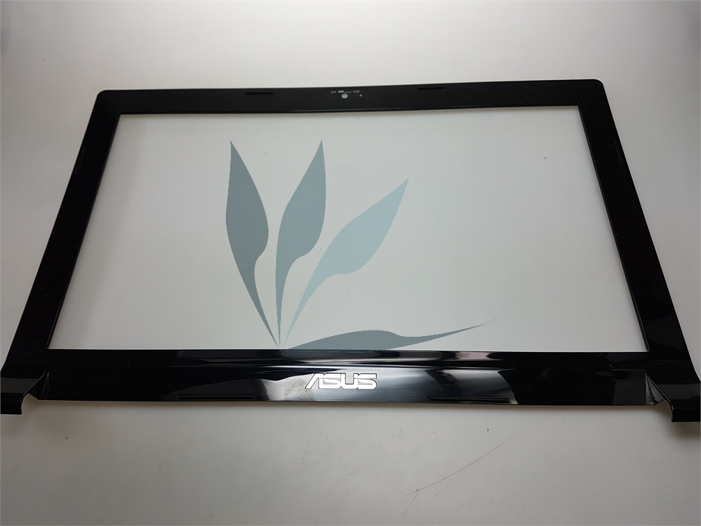 Contour d'écran noir pour ordinateur portable Asus 15,6 pouces.
Vendu avec les caches charnières noirs (hinge cover). pour Asus N53SV 