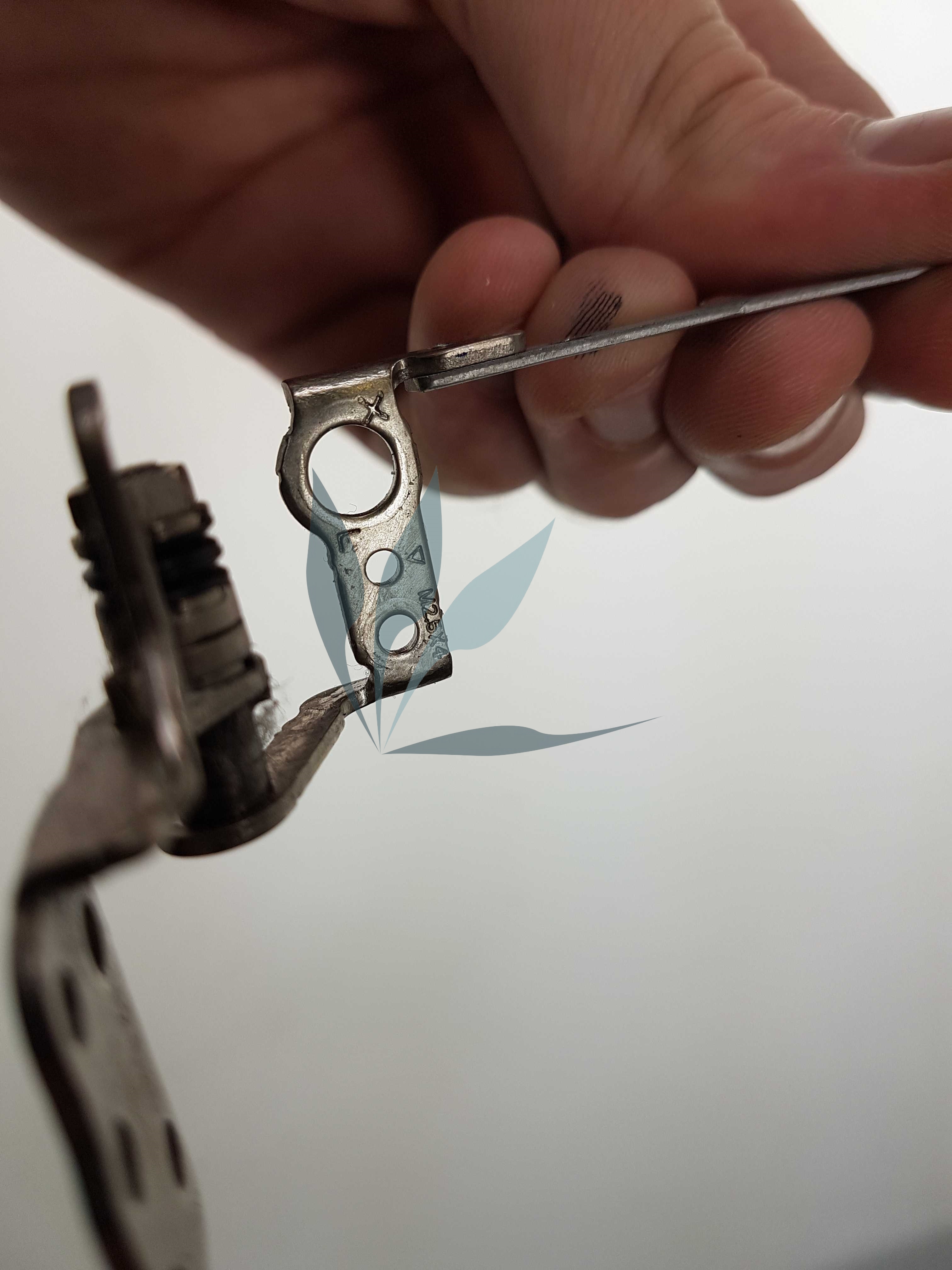 Charnière gauche pour Packard-Bell Easynote TV44HC