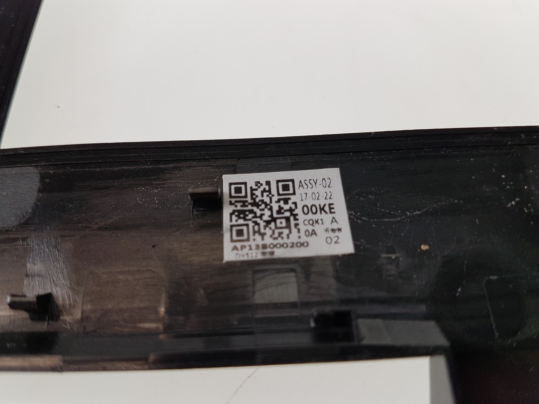 Plasturgie contour écran pour Lenovo Y520-15IKBN