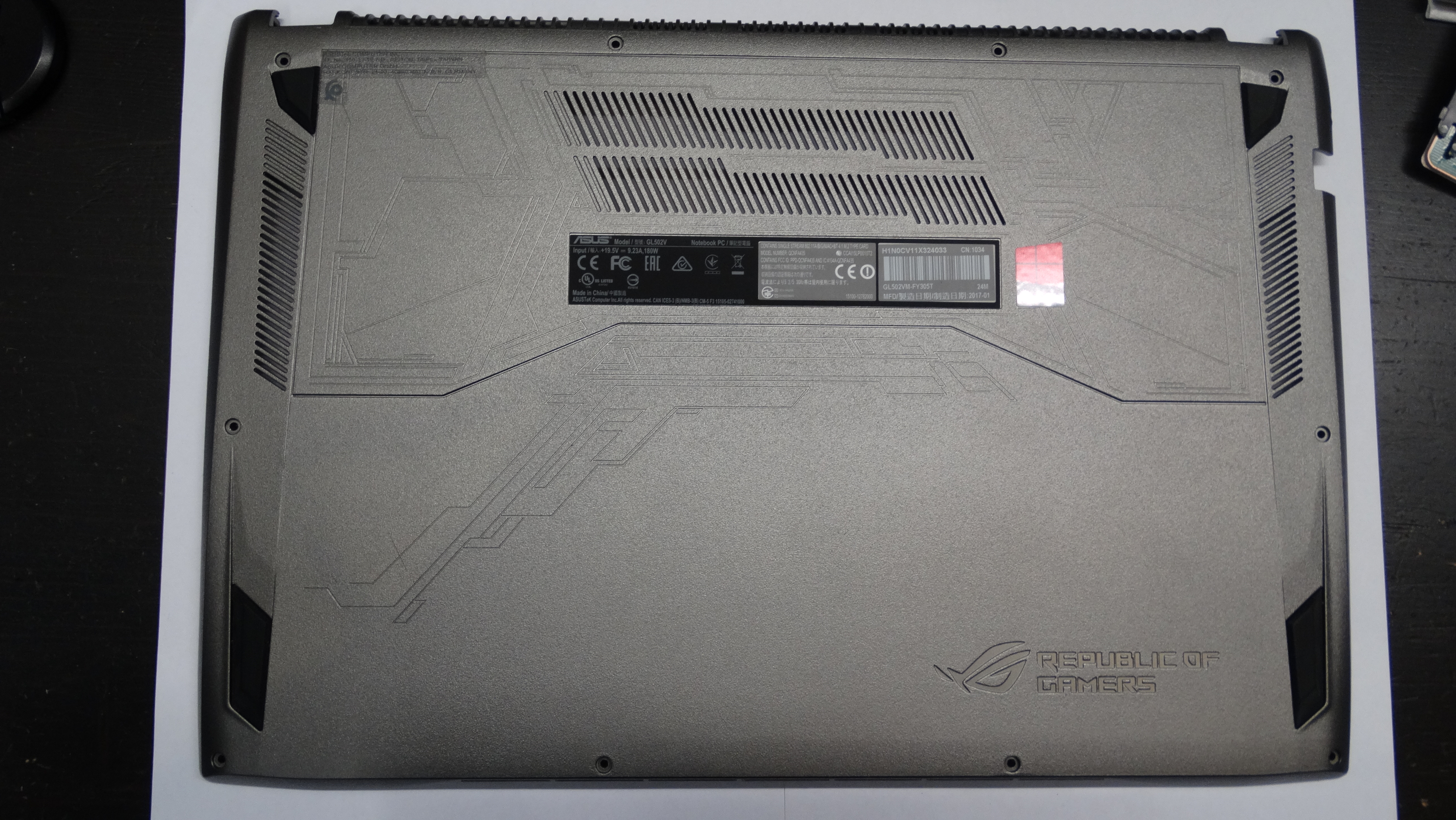 Fond de caisse gris pour Asus GL502VM